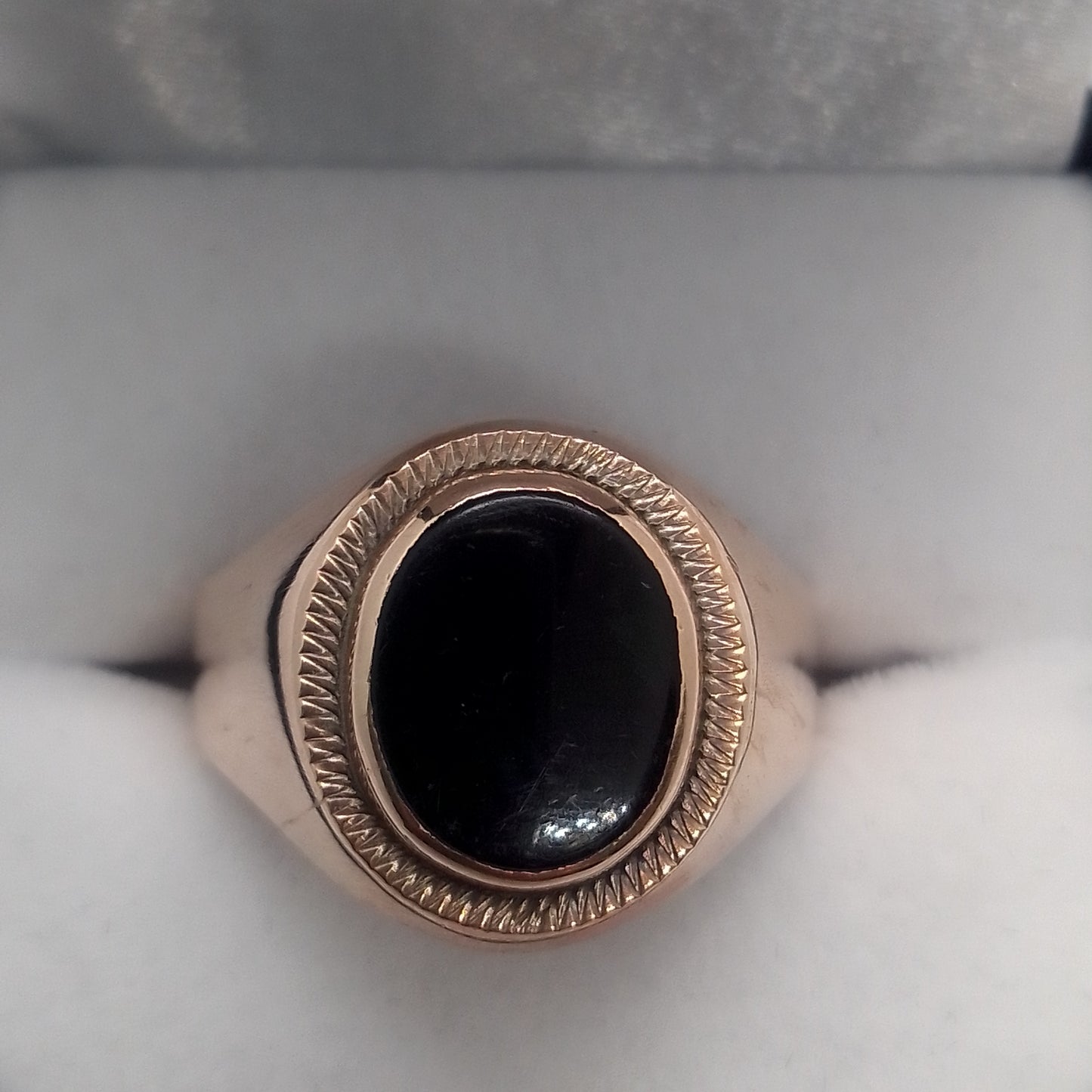 Sello Oro oval con Onix legitimo.