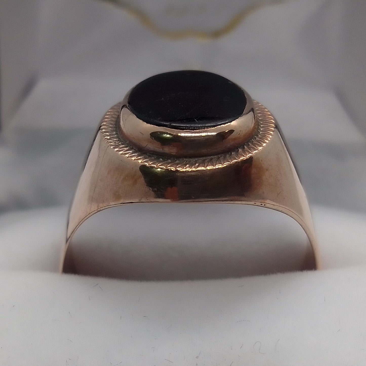 Sello Oro oval con Onix legitimo.