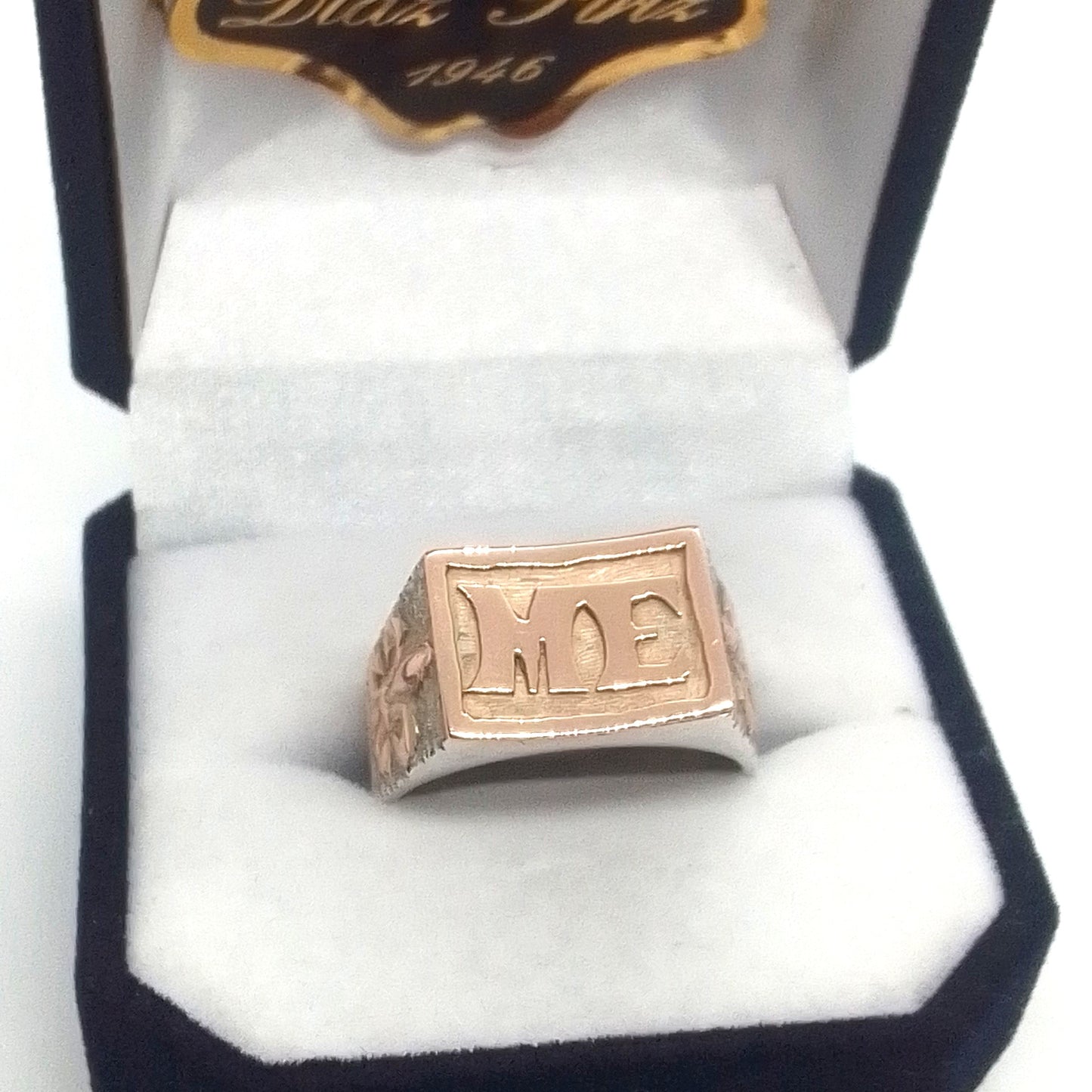 Sello Plata y Oro completo con Iniciales.