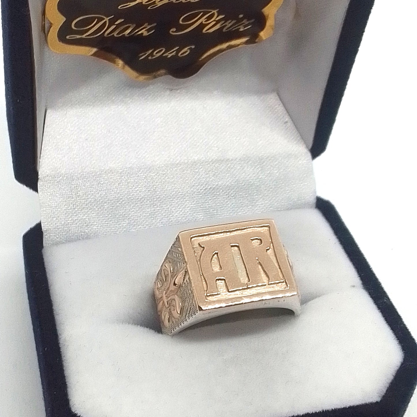 Sello Plata y Oro completo con iniciales mesa Cuadrada