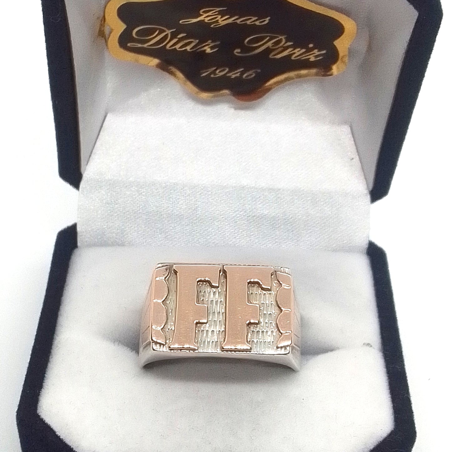 Sello en Plata y Oro con Iniciales FF