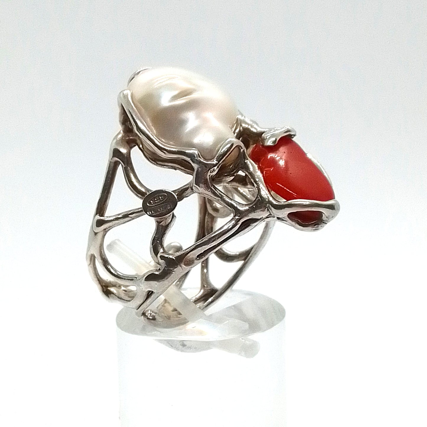 Anillo Italiano en plata con Perla de Río y Coral