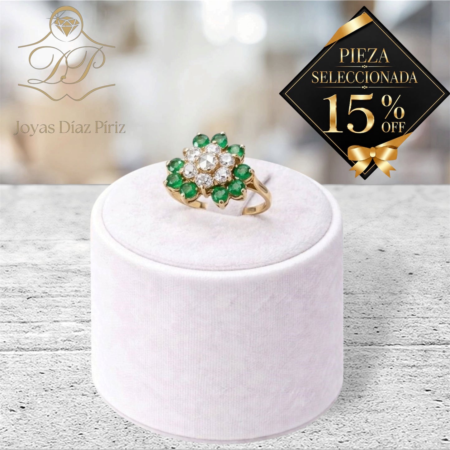 Anillo oro 18Kts/Flor en circonias verdes y blancas