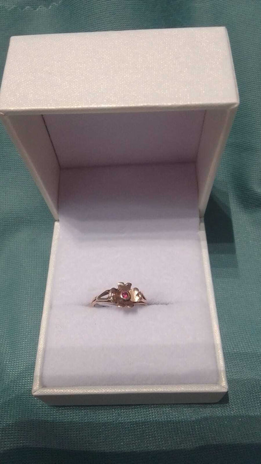 Anillos  ANILLO ORO FLOR AL CENTRO