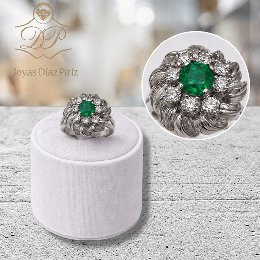 Anillo ORO 18K GRIS CON BRILLANTES Y ESMERALDAS
