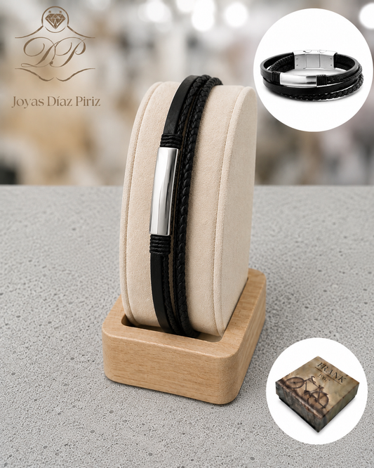 Pulsera cuero negro con chapa de acero inoxidable.