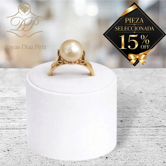 Anillo de oro con perla